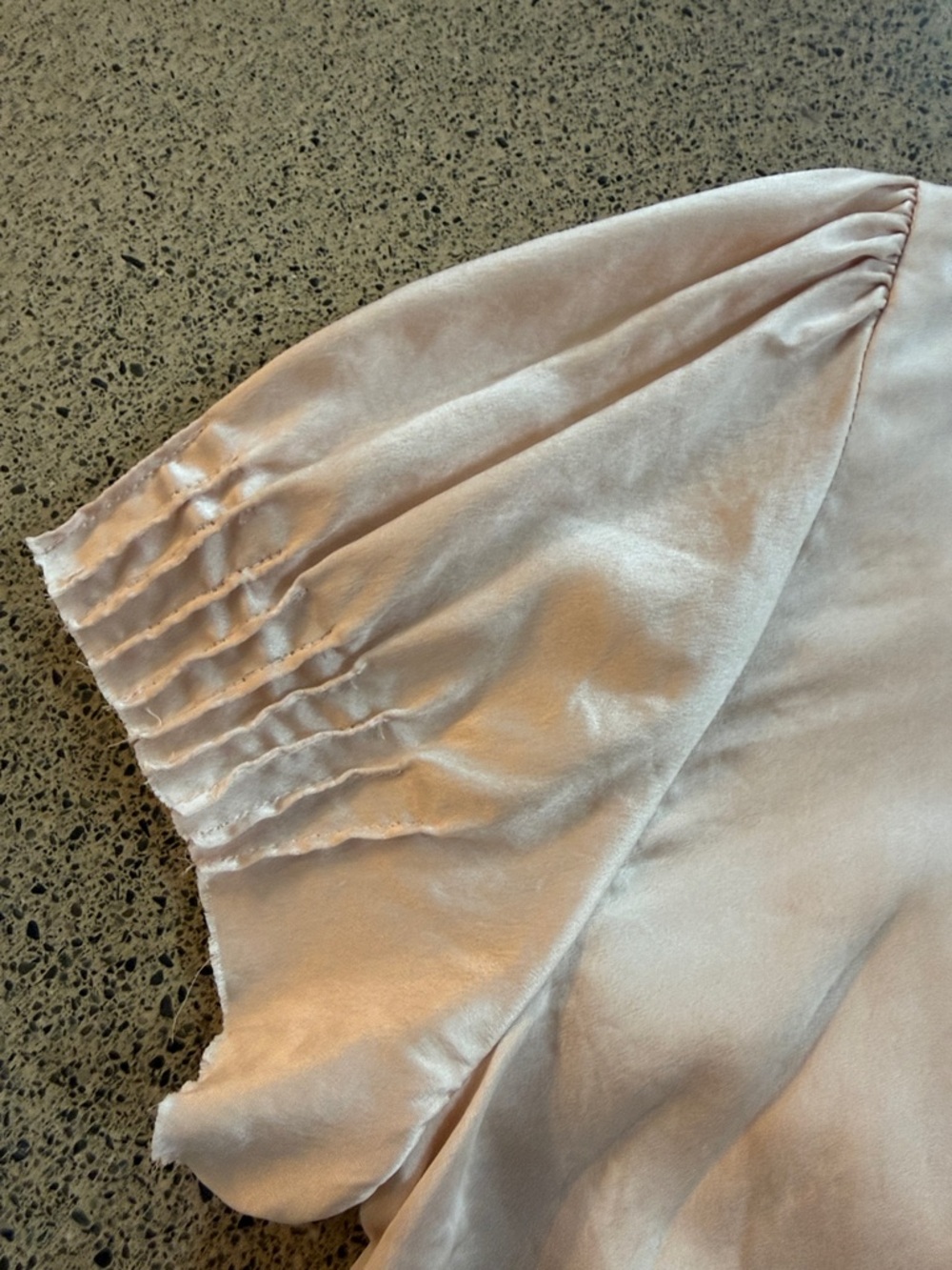 Vintage Marc Jacobs Silky blush pink Blouse with Pintuck Detail - Picture 7 of 10